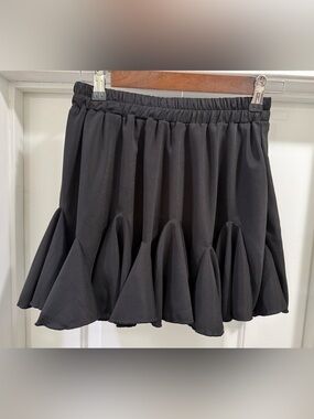 AVIDLOVE 🆕🆕 Black Ruffled Skater Skirt Size Small